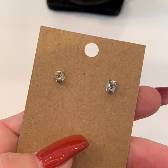 💐5/25 Disney Mickey Mouse gold tone earrings - Picture 5 of 6